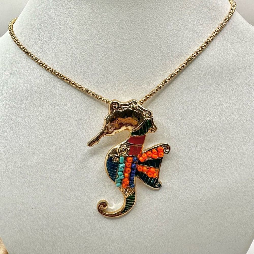 Seahorse beaded pendant necklace